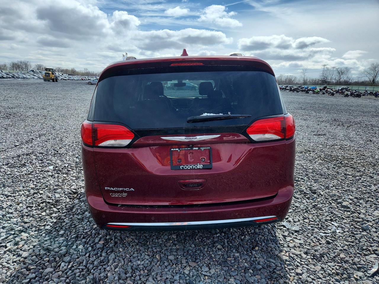 2019 CHRYSLER PACIFICA TOURING L PLUS photo 11