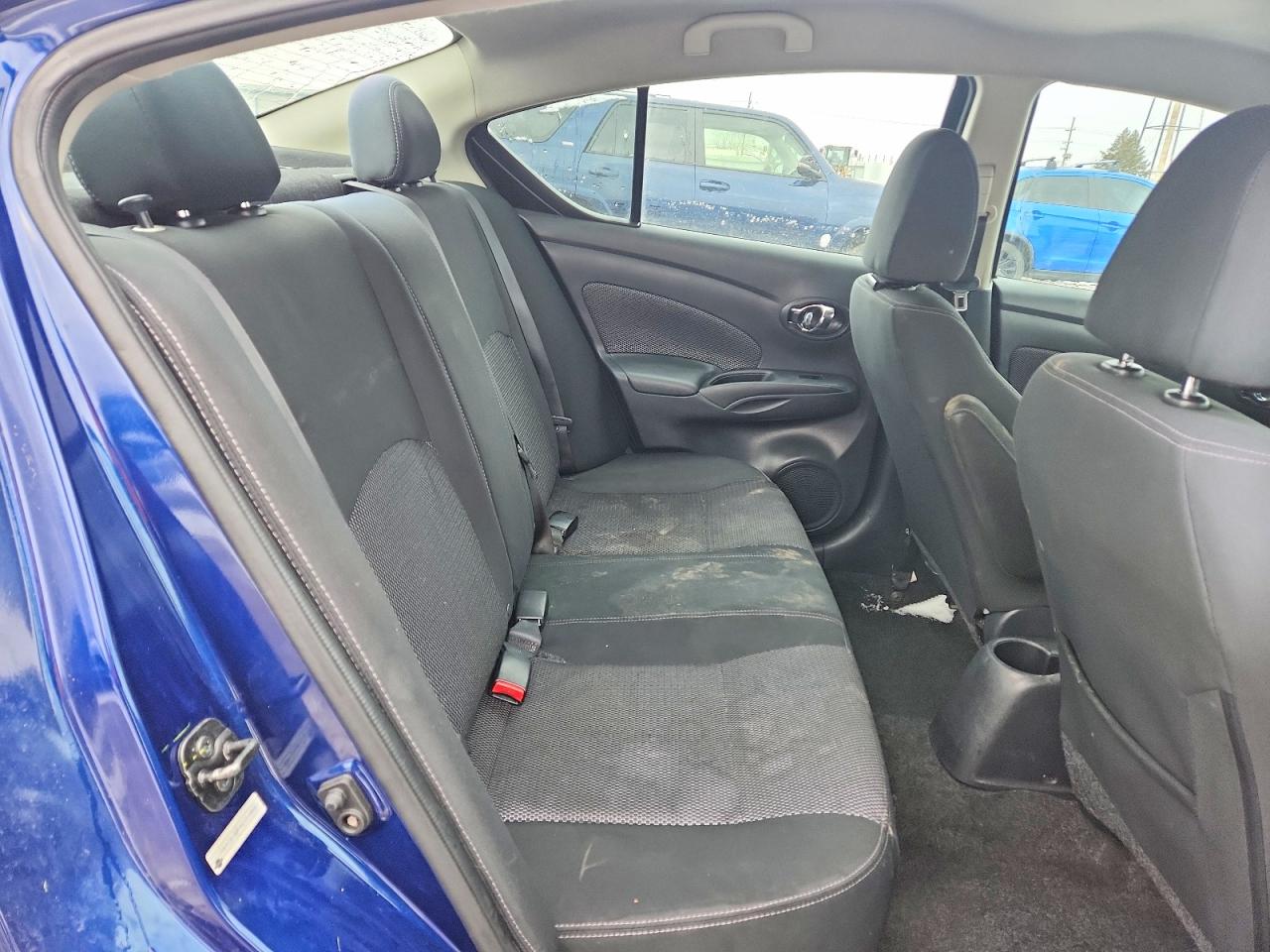 2019 NISSAN VERSA SV photo 10