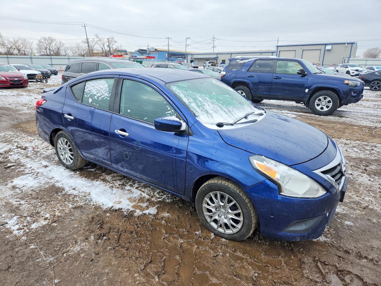 2019 NISSAN VERSA SV photo 4