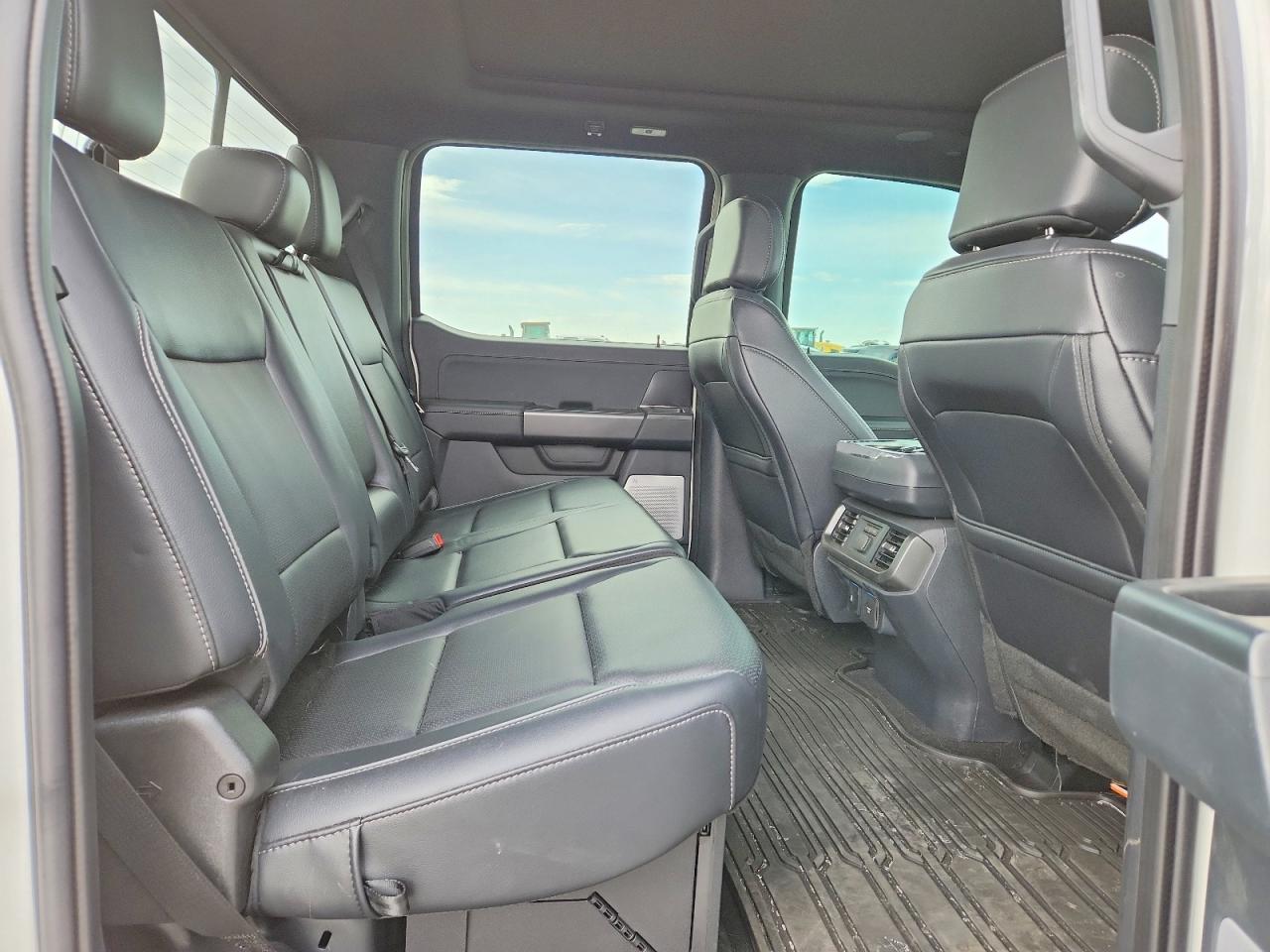 2025 FORD F150 LARIAT photo 19