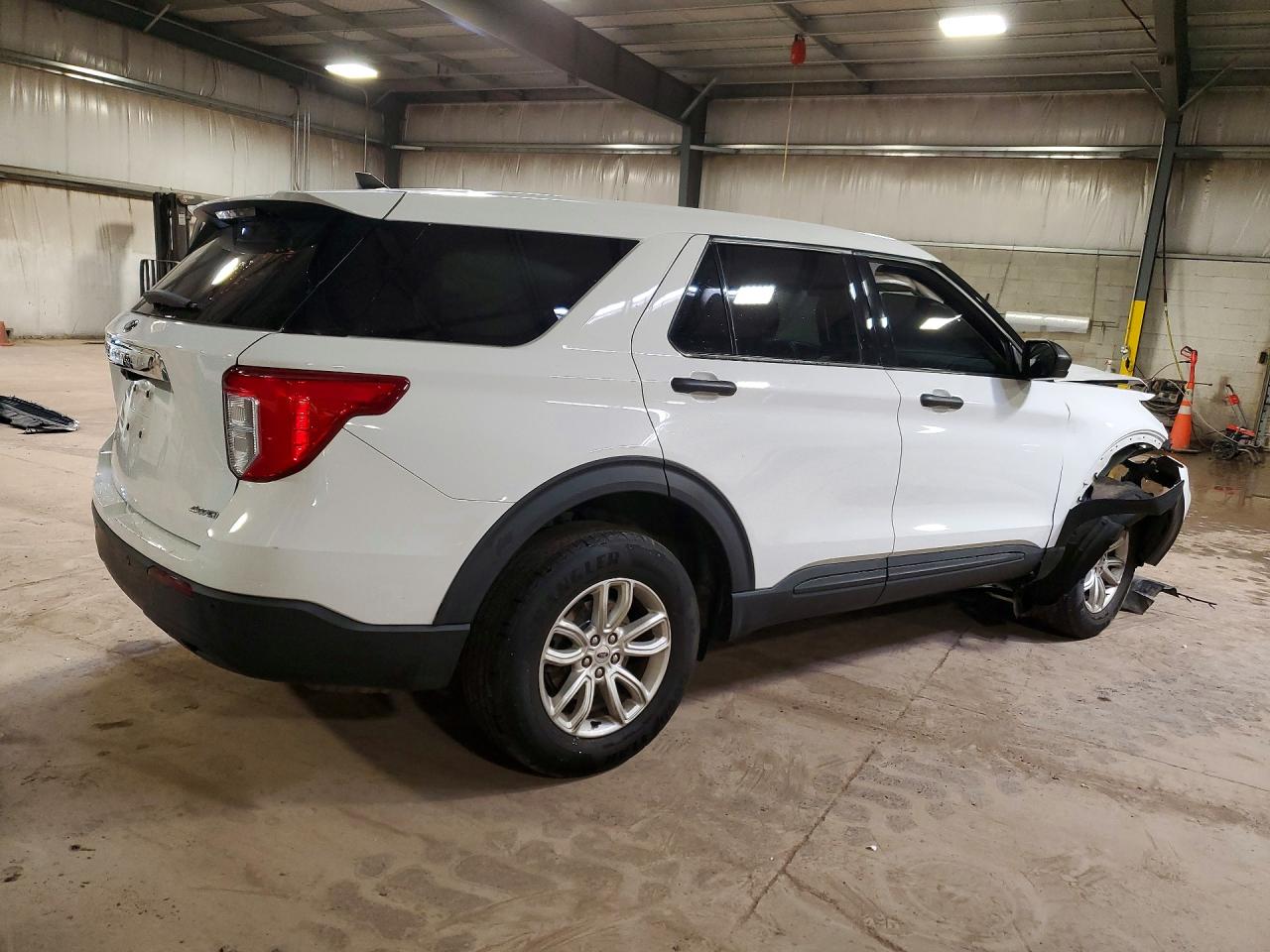 2021 FORD EXPLORER photo 3