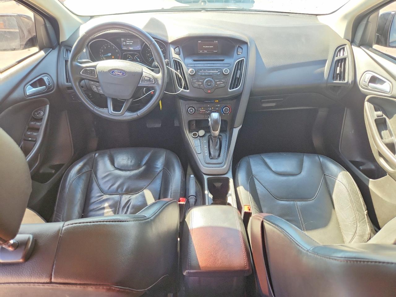 2015 FORD FOCUS SE photo 8