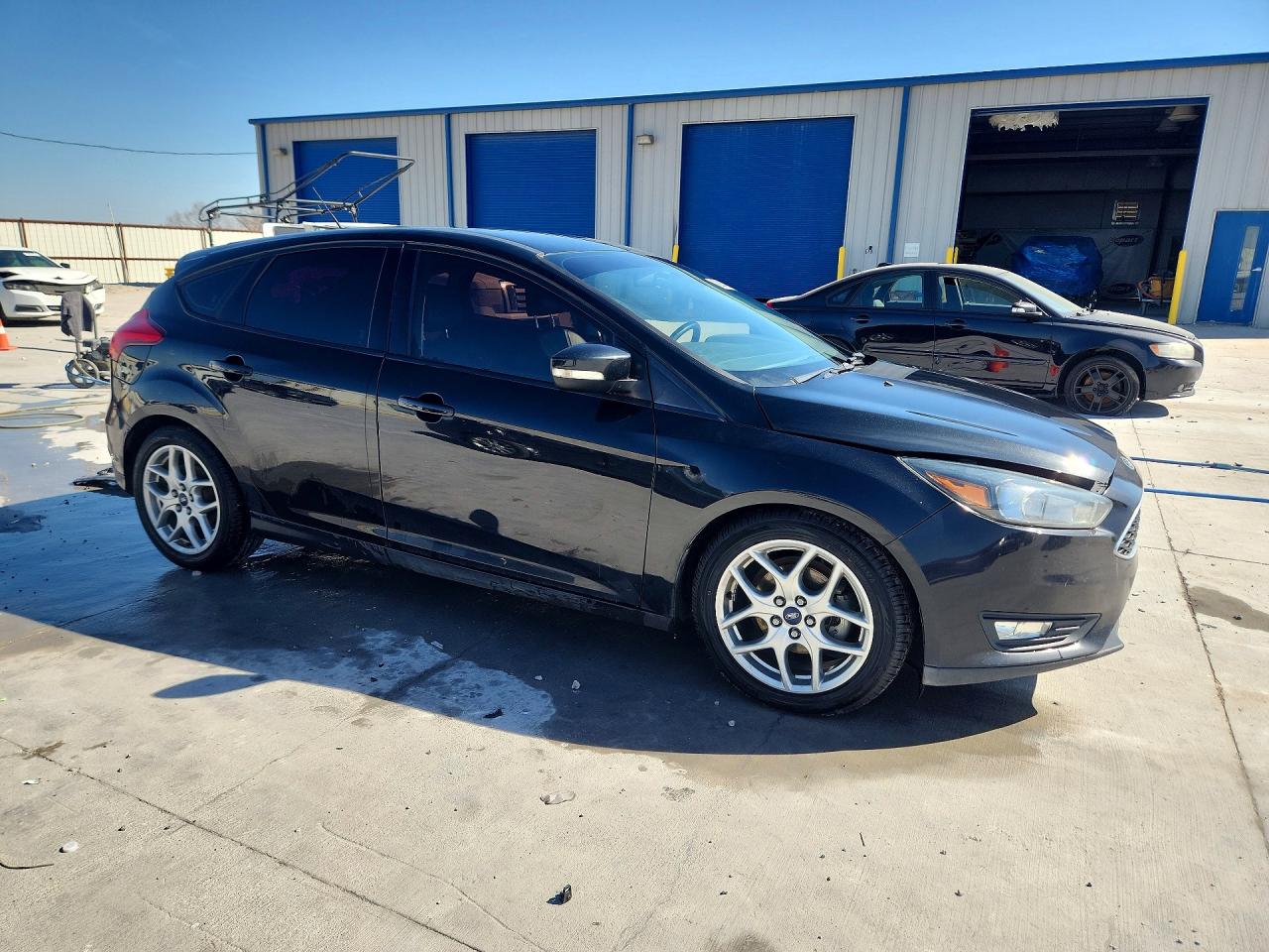 2015 FORD FOCUS SE photo 4
