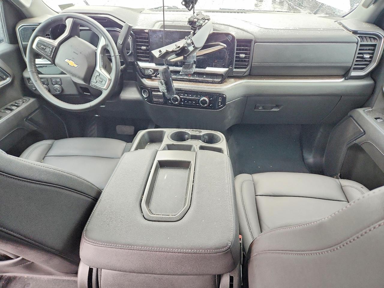 2025 CHEVROLET SILVERADO K1500 LT photo 22