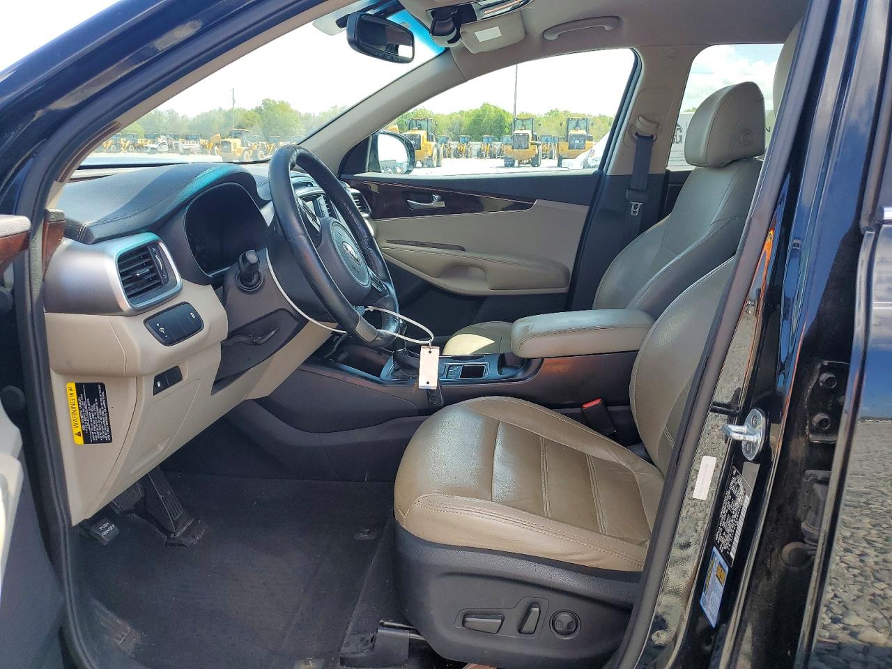 2017 KIA SORENTO LX photo 13