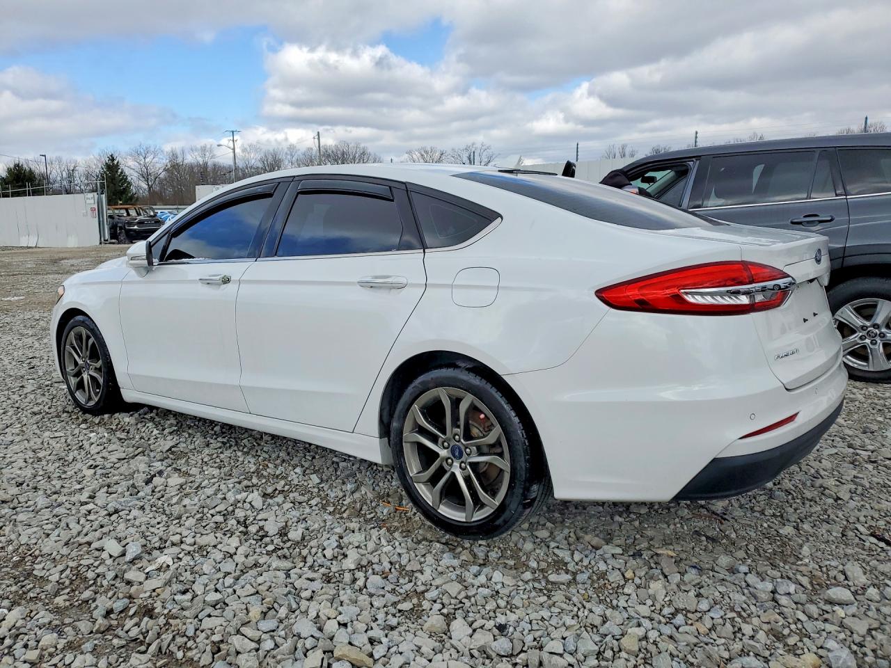 2020 FORD FUSION SEL photo 2