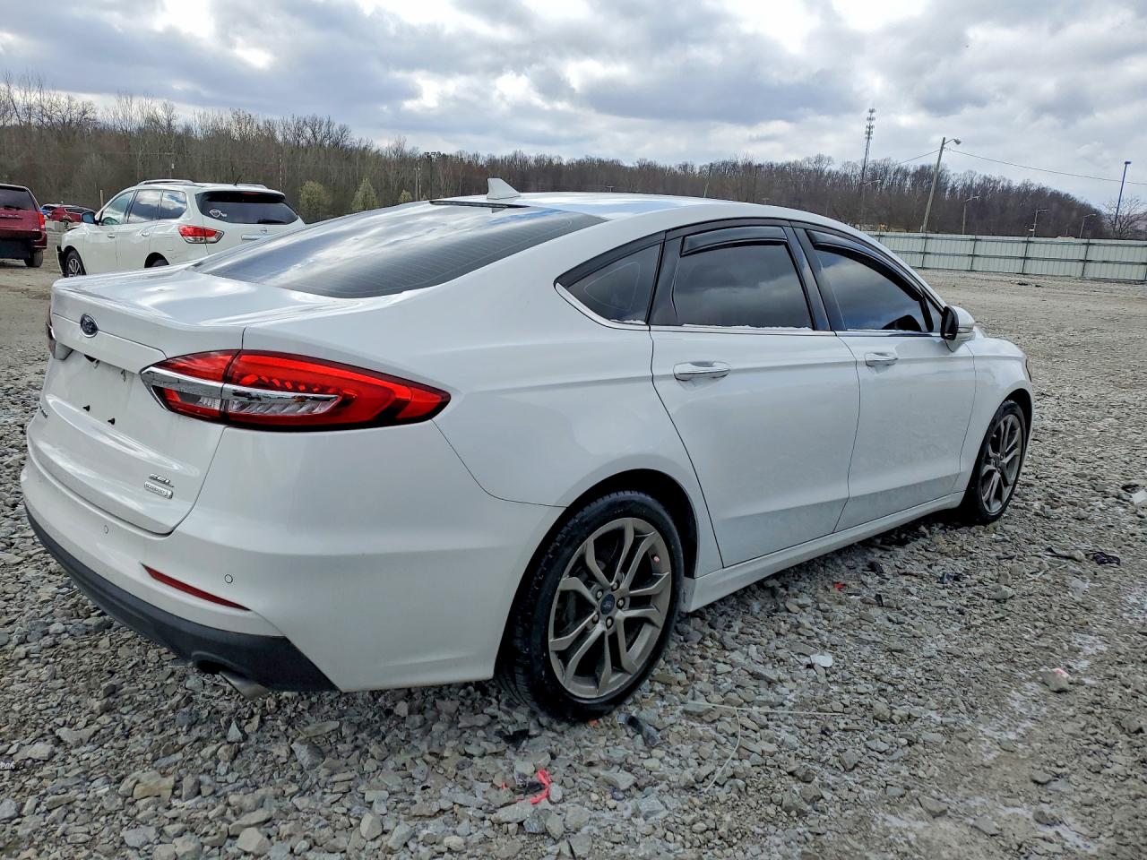 2020 FORD FUSION SEL photo 3