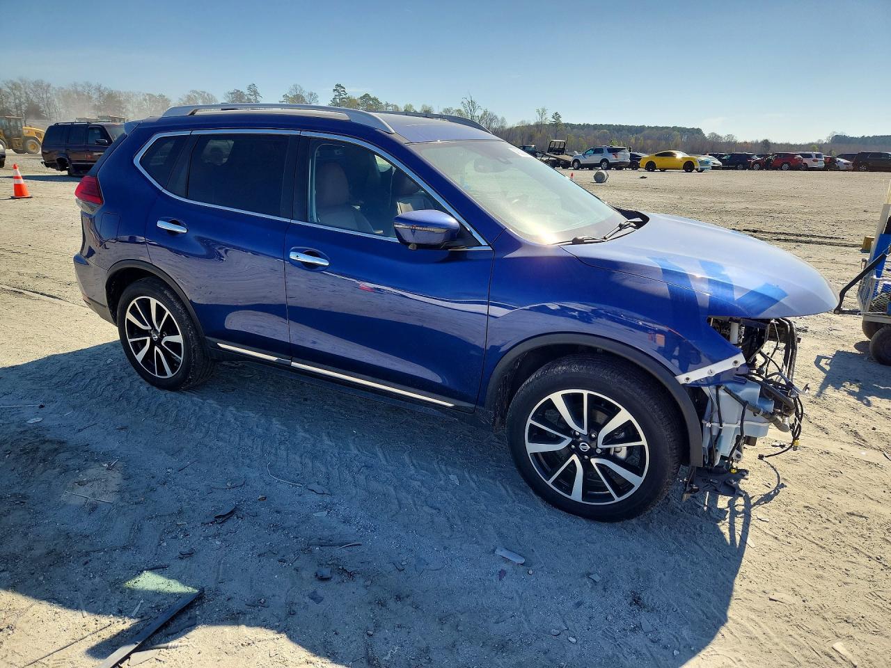 2017 NISSAN ROGUE SL photo 4