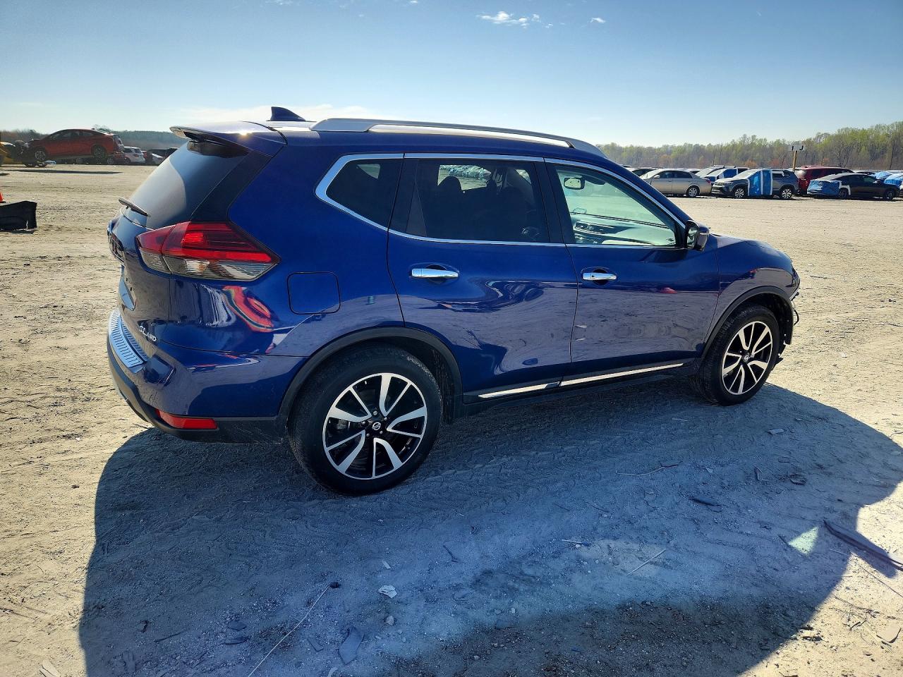 2017 NISSAN ROGUE SL photo 3
