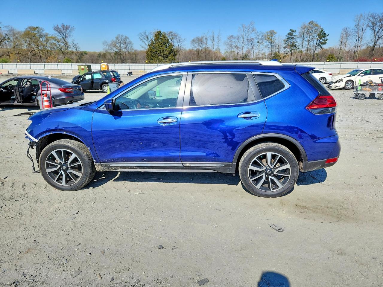 2017 NISSAN ROGUE SL photo 2