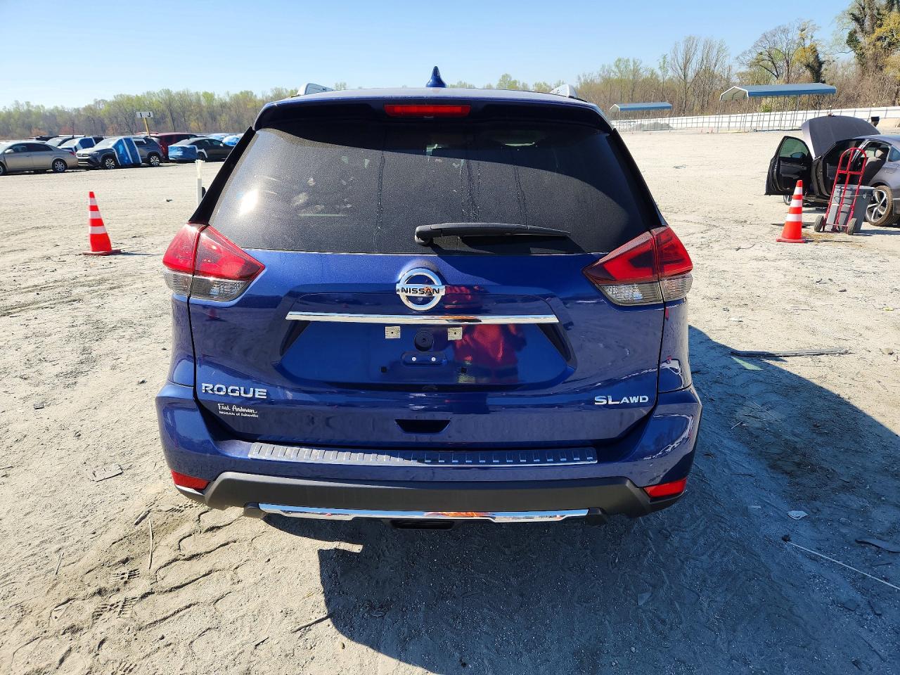 2017 NISSAN ROGUE SL photo 6
