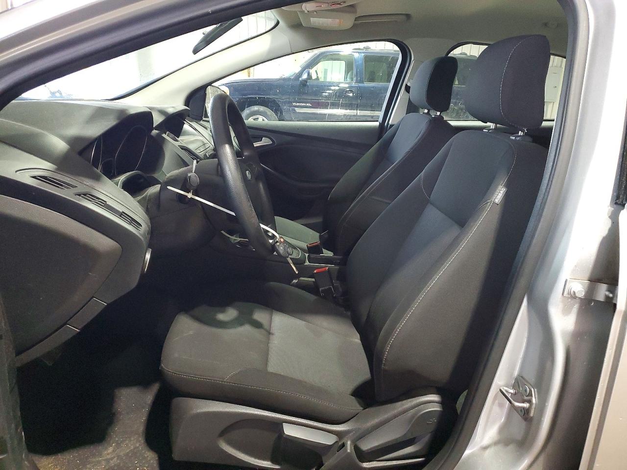 2018 FORD FOCUS SE photo 13