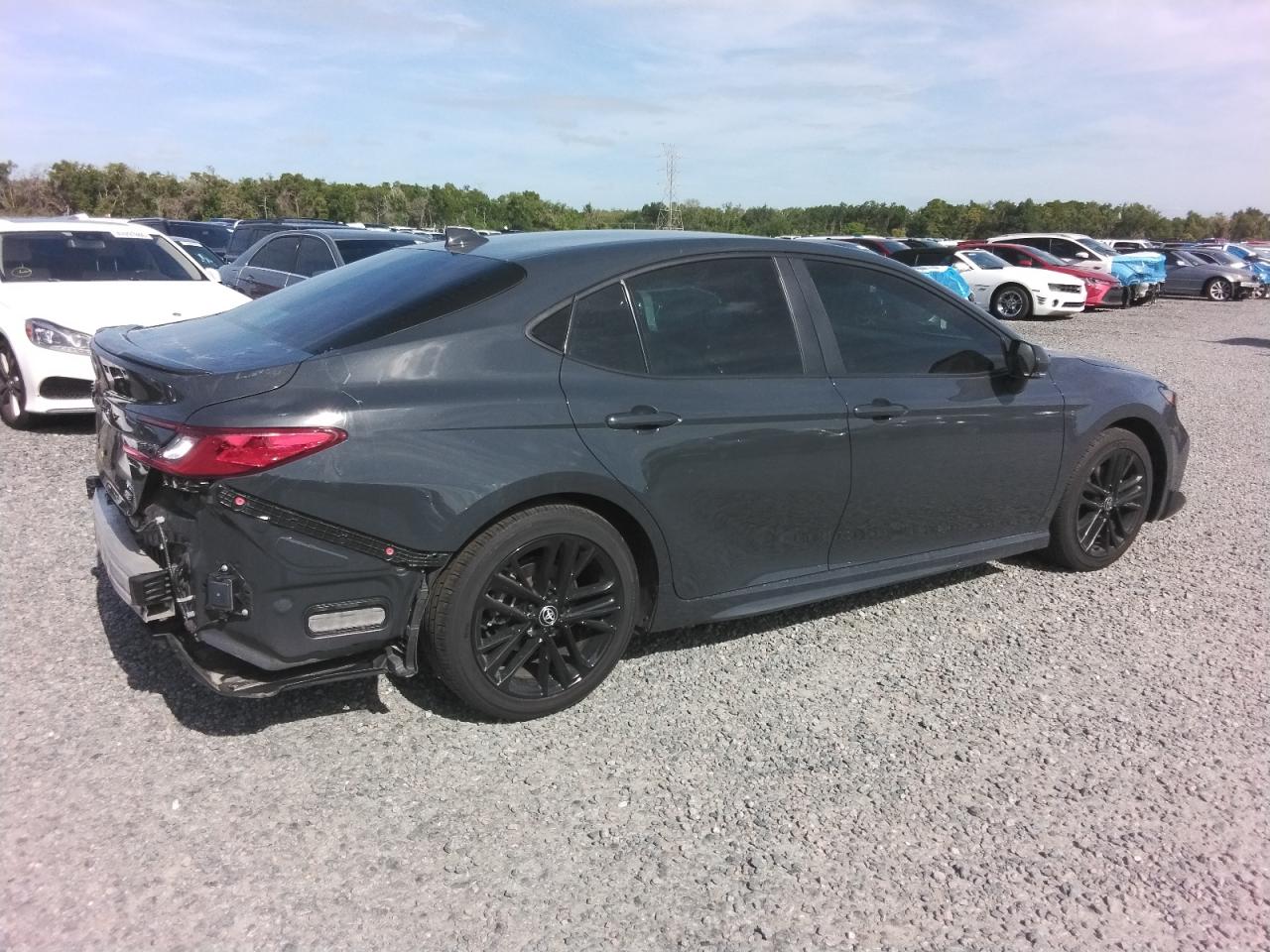 2025 TOYOTA CAMRY SE photo 6