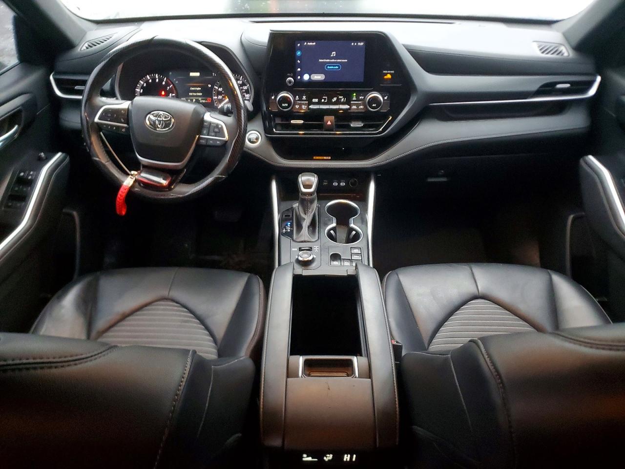 2024 TOYOTA HIGHLANDER XSE photo 8
