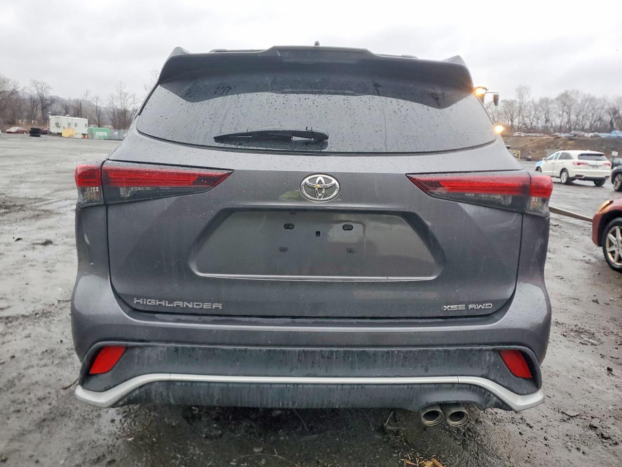 2024 TOYOTA HIGHLANDER XSE photo 6