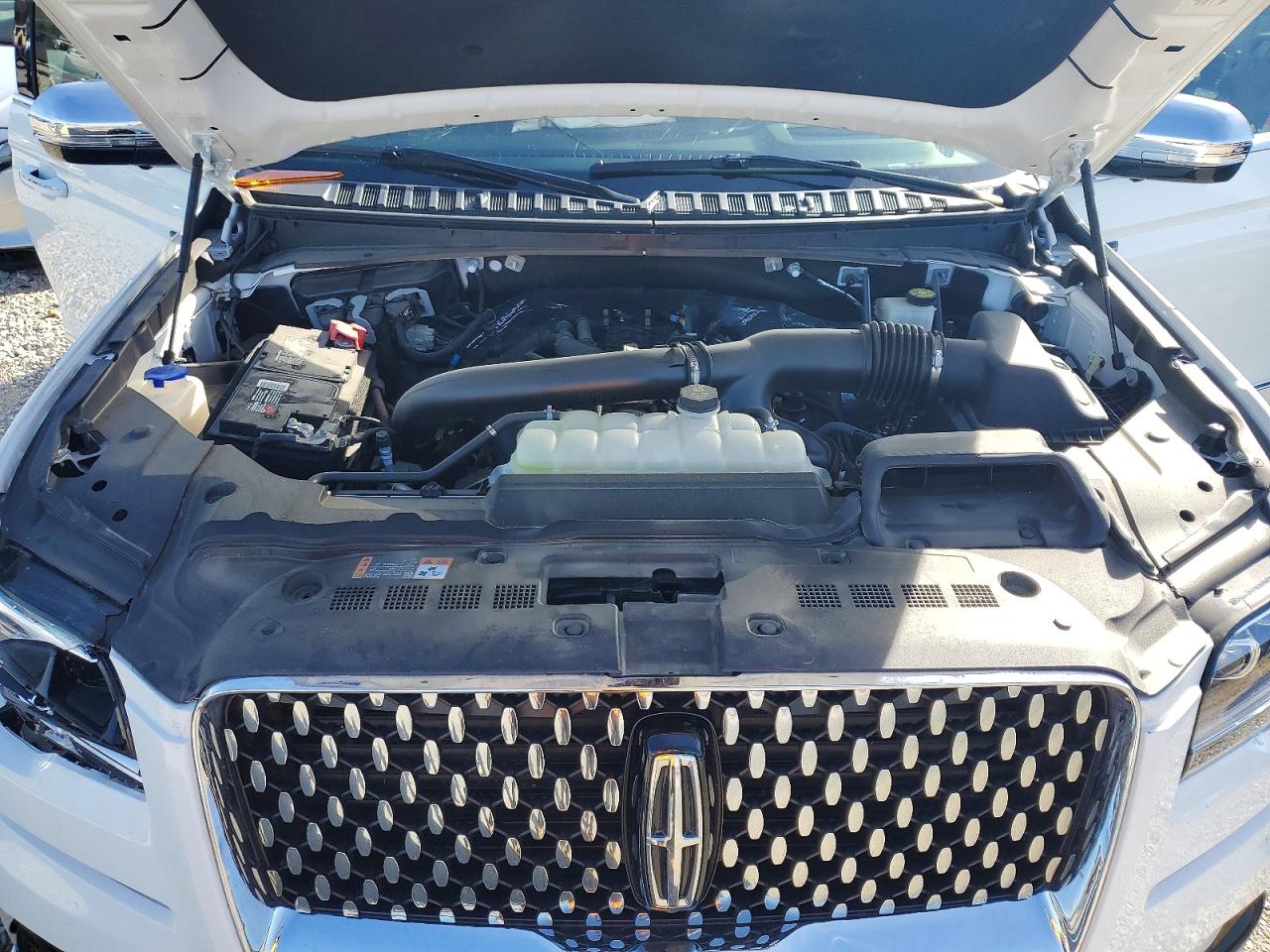 2024 LINCOLN NAVIGATOR BLACK LABEL photo 23