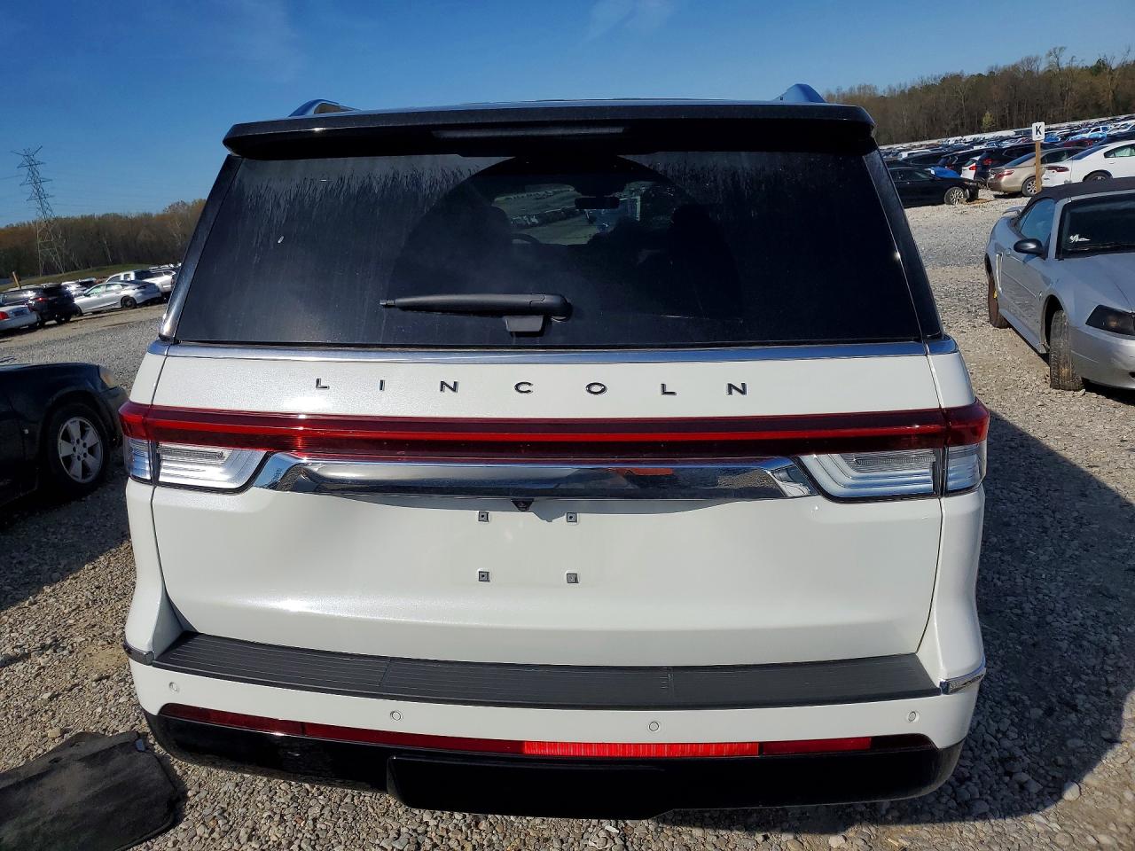 2024 LINCOLN NAVIGATOR BLACK LABEL photo 11