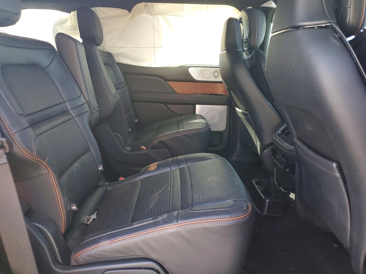 2024 LINCOLN NAVIGATOR BLACK LABEL photo 21