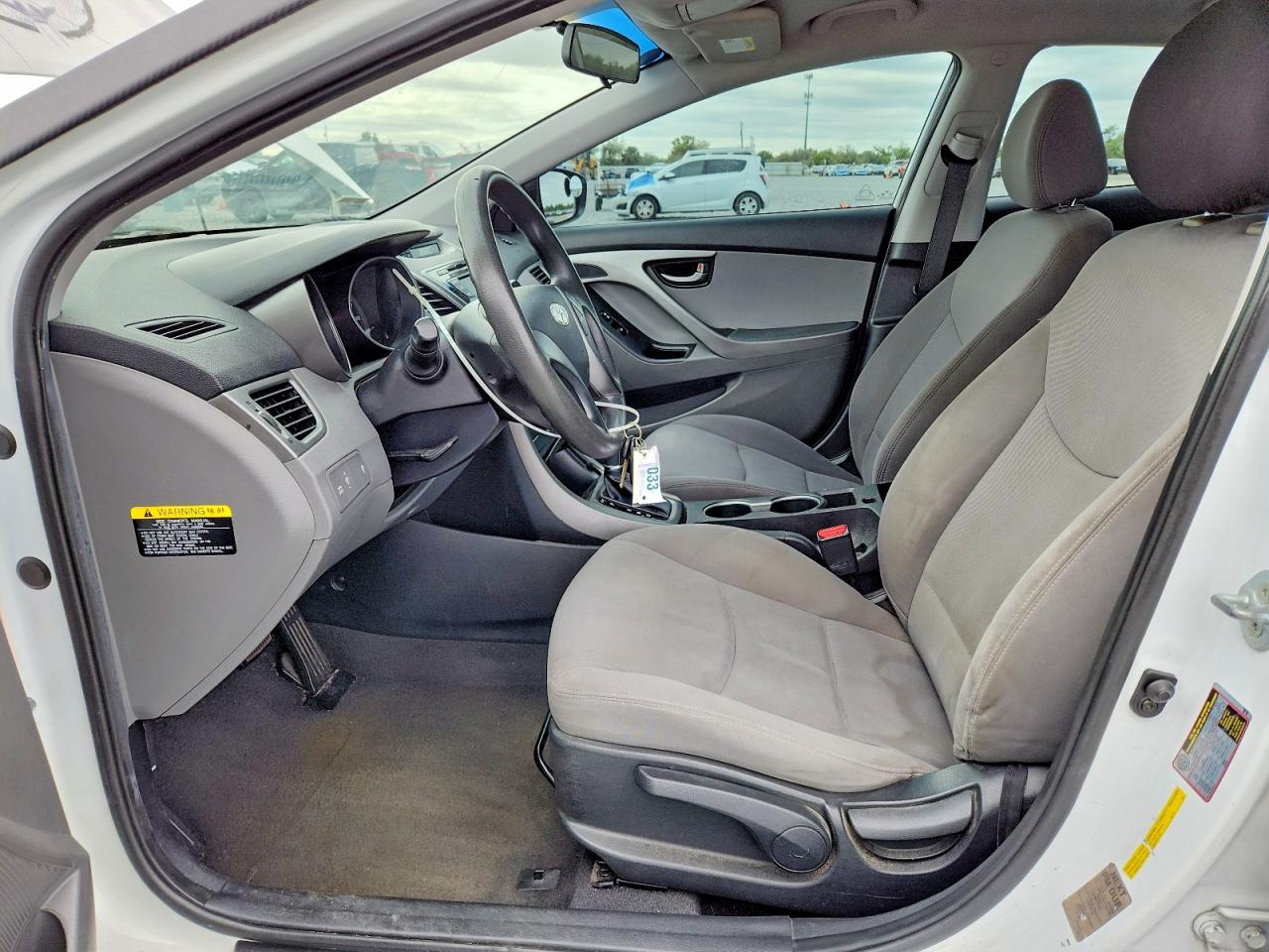 2016 HYUNDAI ELANTRA SE photo 7