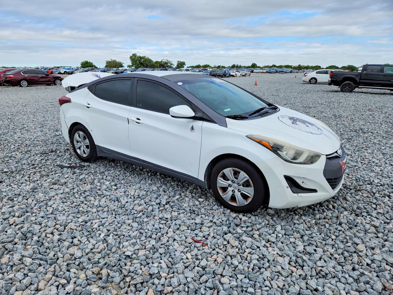 2016 HYUNDAI ELANTRA SE photo 4