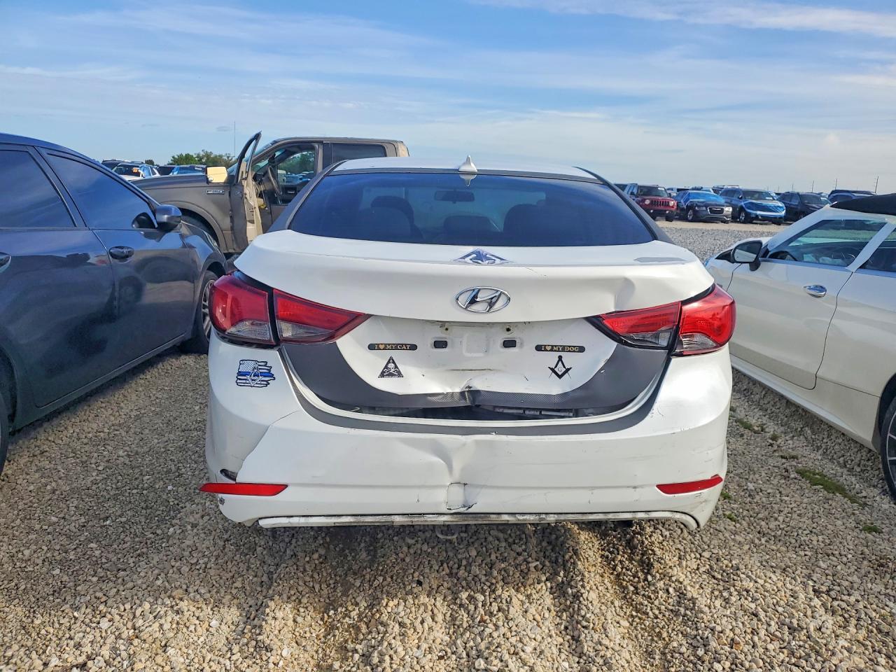 2016 HYUNDAI ELANTRA SE photo 6