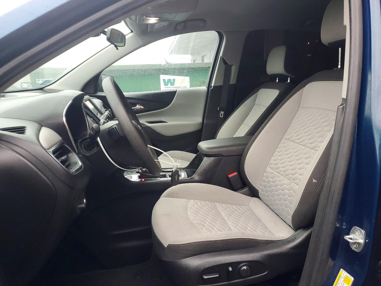 2020 CHEVROLET EQUINOX LT photo 13