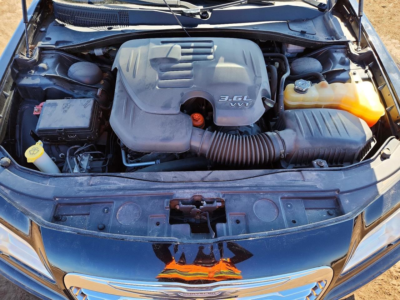 2014 CHRYSLER 300 photo 31