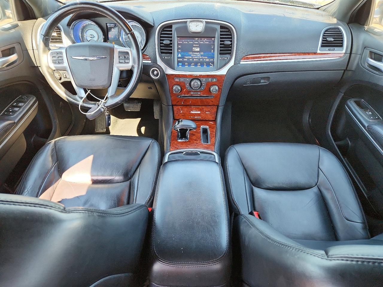 2014 CHRYSLER 300 photo 22