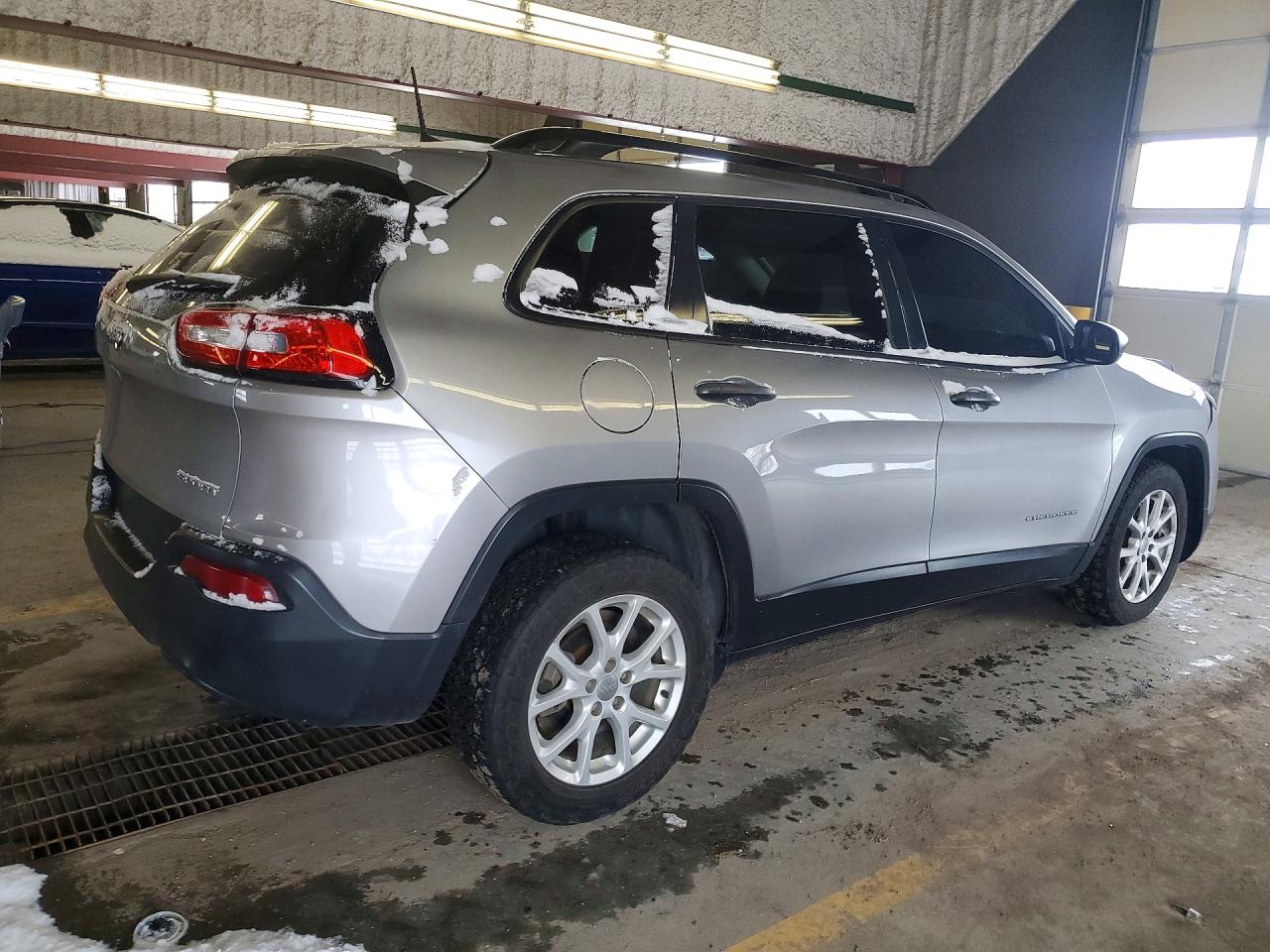 2016 JEEP CHEROKEE SPORT photo 3