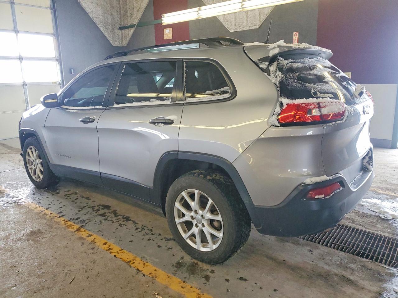 2016 JEEP CHEROKEE SPORT photo 2