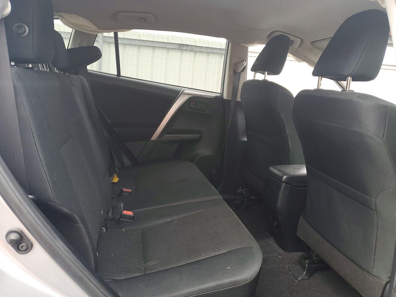 2018 TOYOTA RAV4 LE photo 21