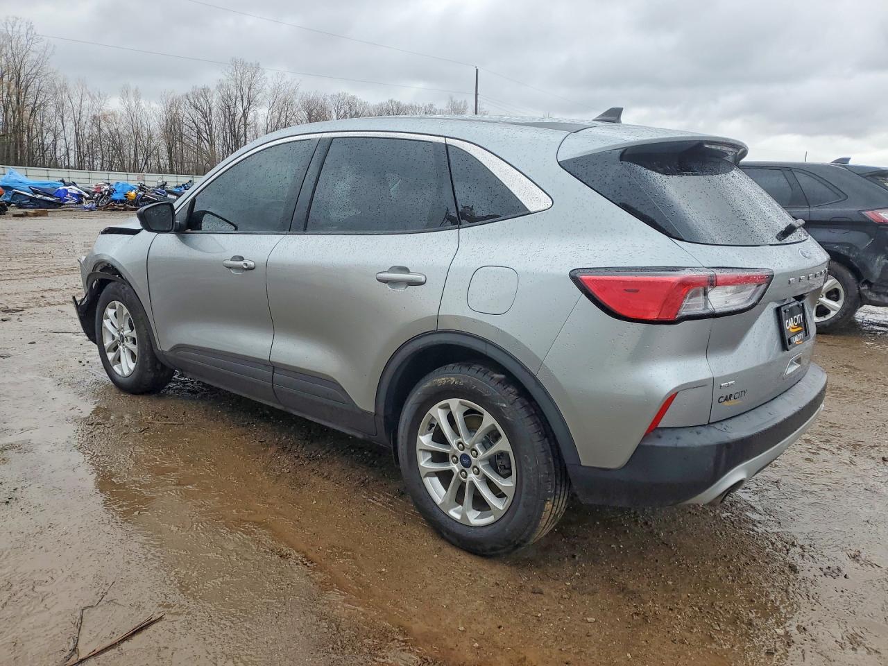 2022 FORD ESCAPE SE photo 2