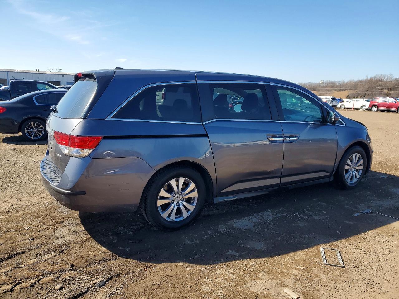 2016 HONDA ODYSSEY SE photo 3