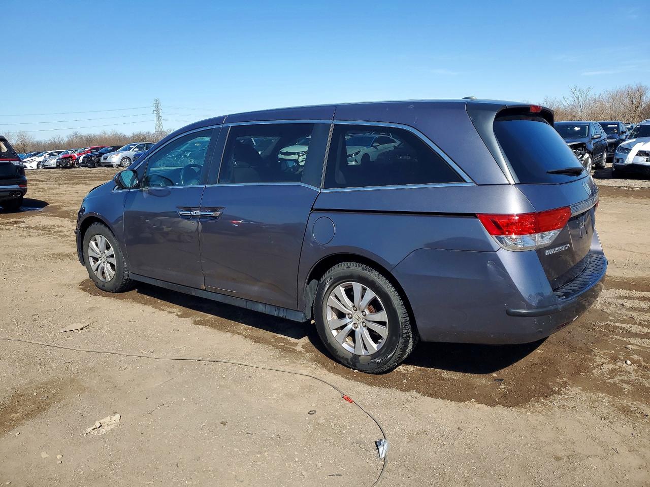 2016 HONDA ODYSSEY SE photo 2
