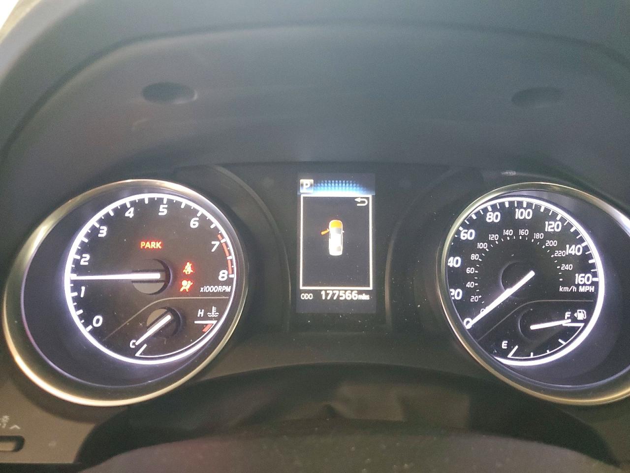 2018 TOYOTA CAMRY SE photo 25