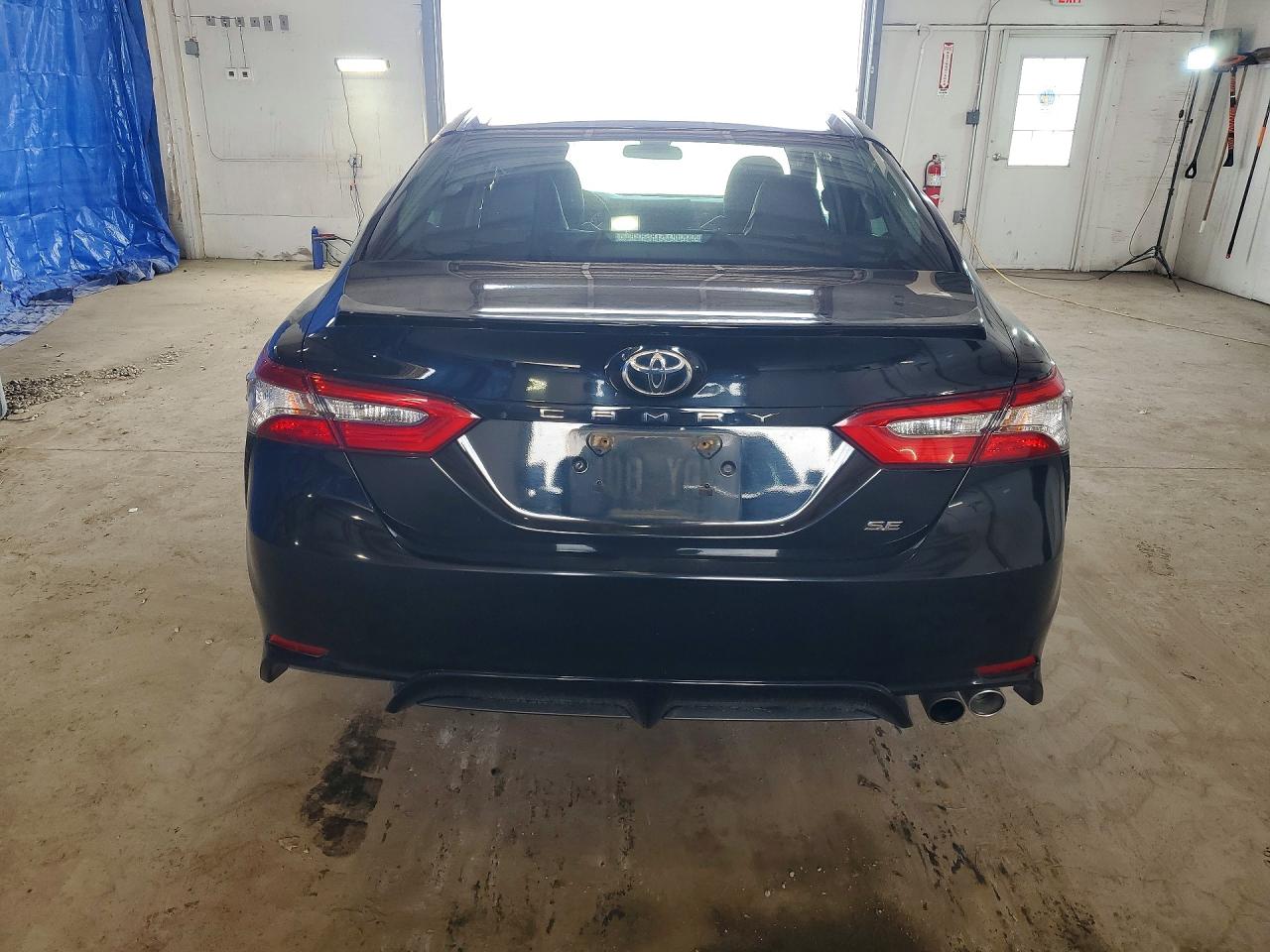 2018 TOYOTA CAMRY SE photo 16