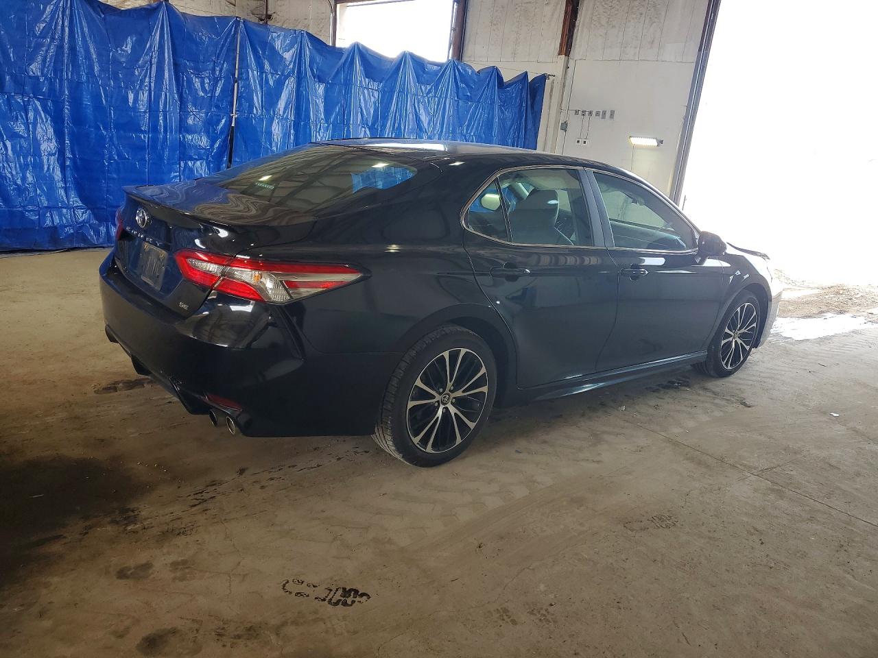 2018 TOYOTA CAMRY SE photo 7