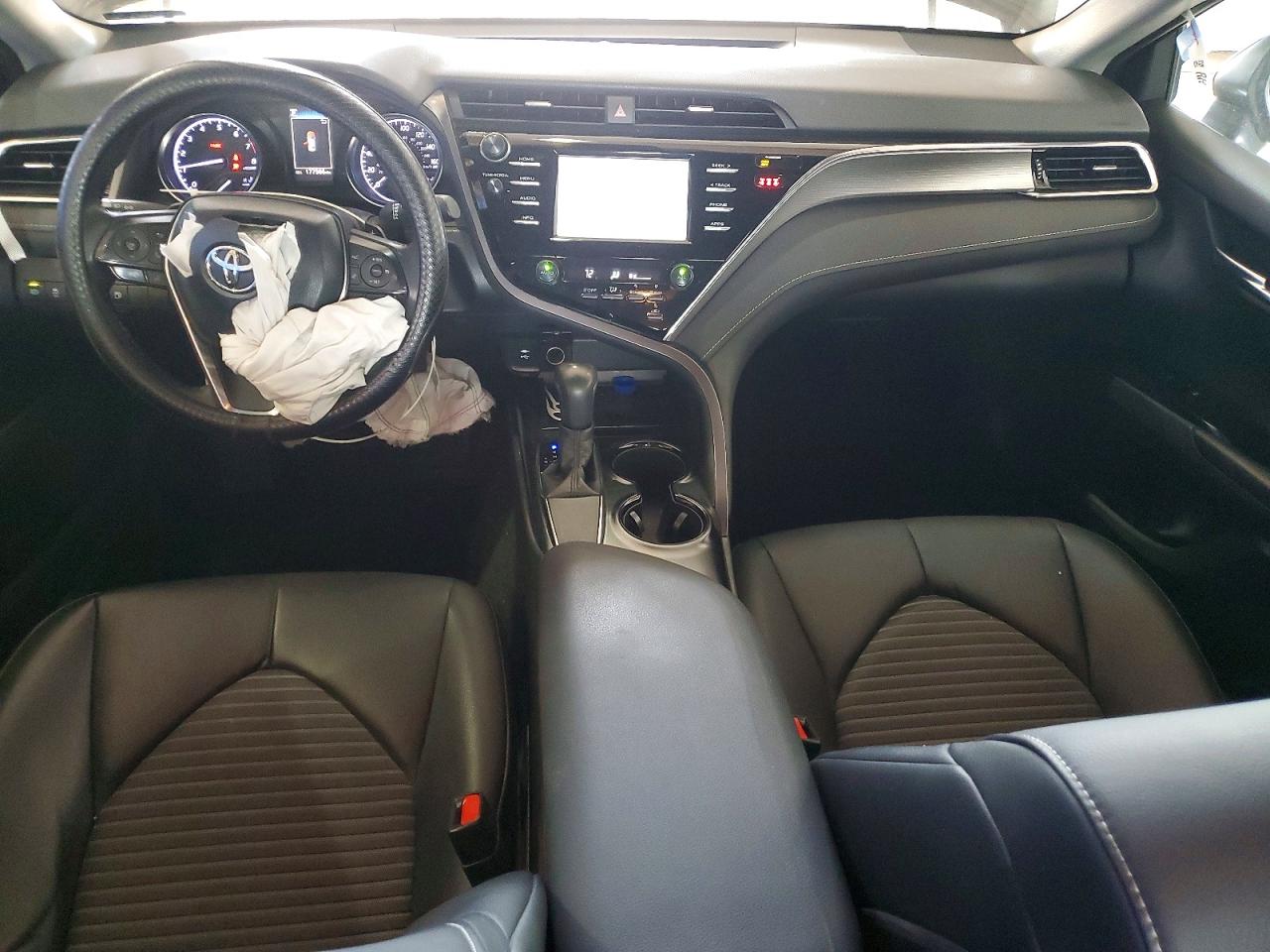 2018 TOYOTA CAMRY SE photo 22