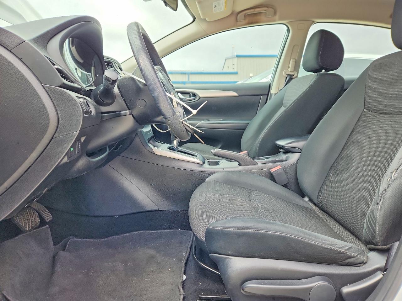 2019 NISSAN SENTRA S photo 13