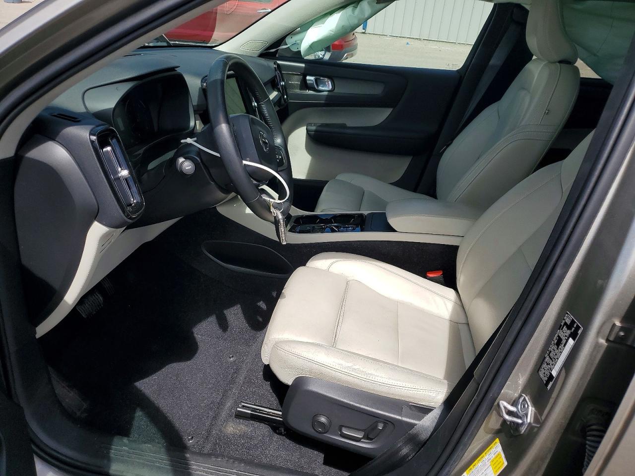 2020 VOLVO XC40 T5 INSCRIPTION photo 7