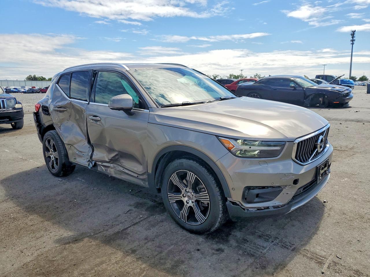2020 VOLVO XC40 T5 INSCRIPTION photo 4