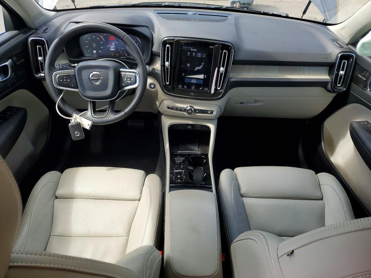 2020 VOLVO XC40 T5 INSCRIPTION photo 8