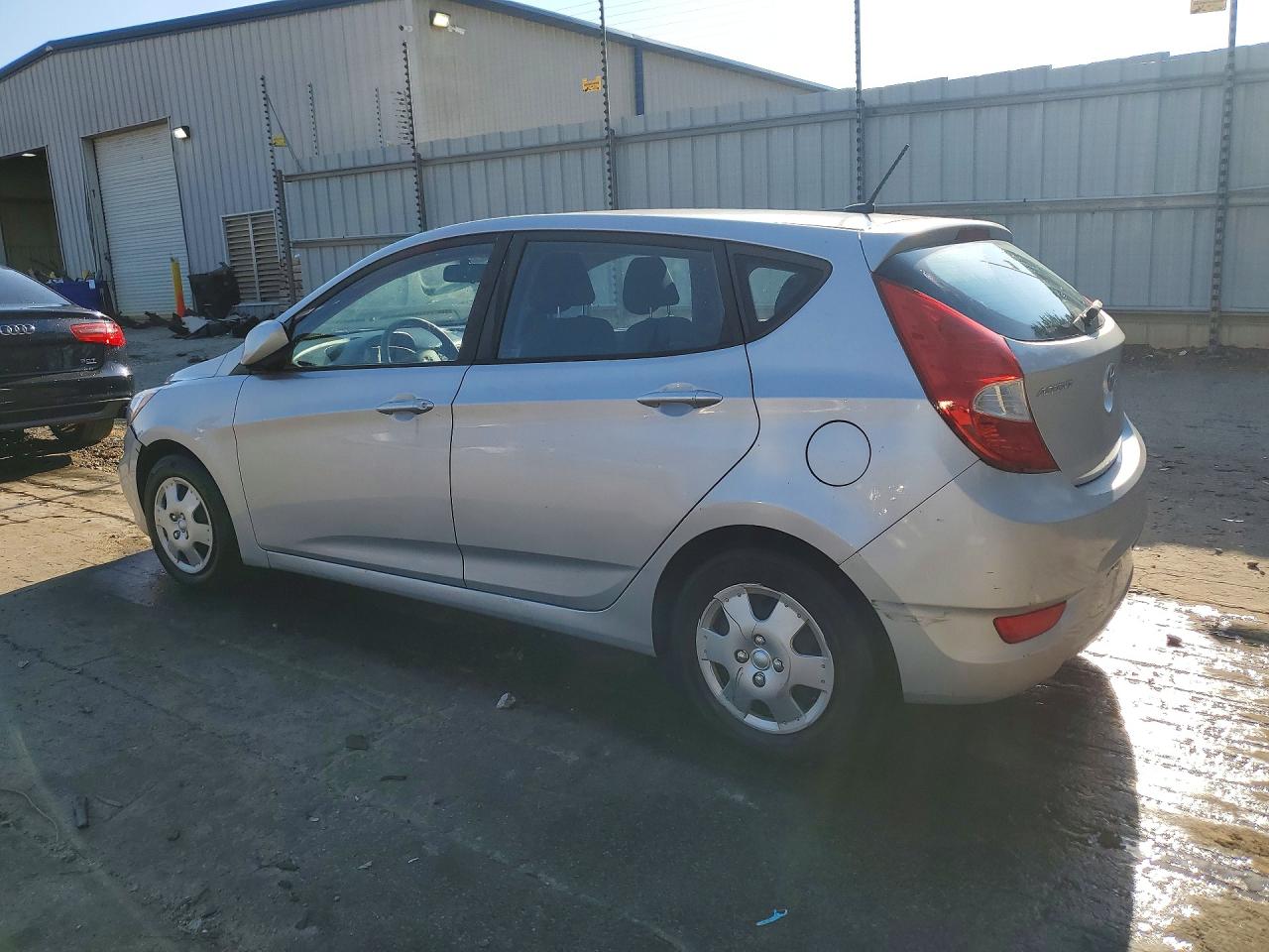 2017 HYUNDAI ACCENT SE photo 4