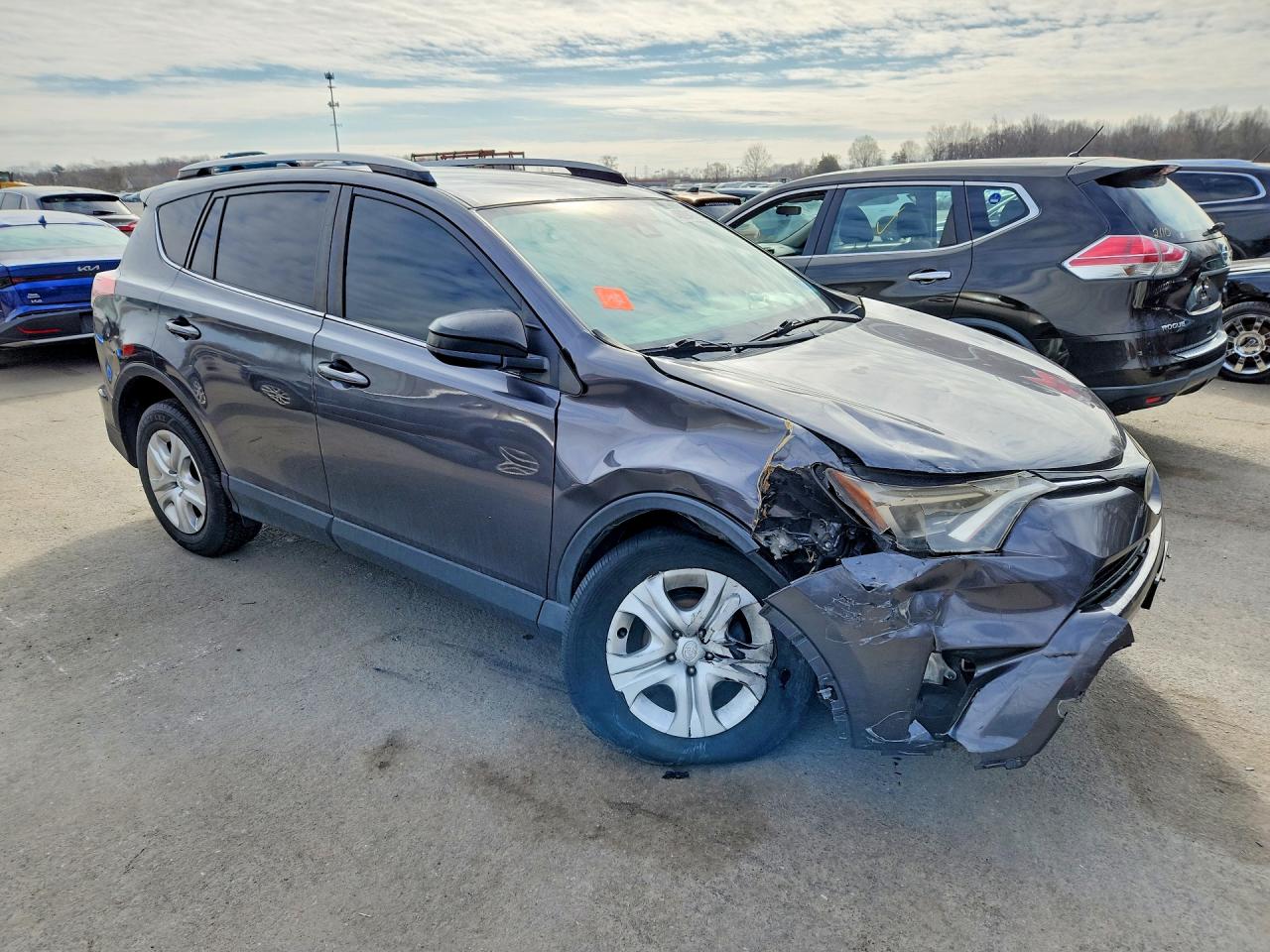 2017 TOYOTA RAV4 LE photo 4