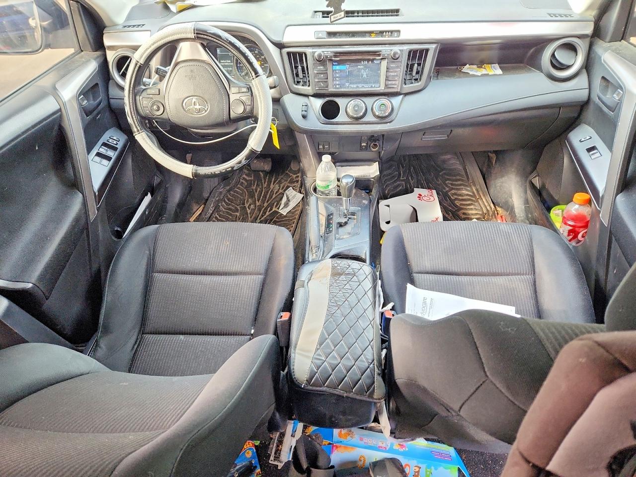 2017 TOYOTA RAV4 LE photo 8