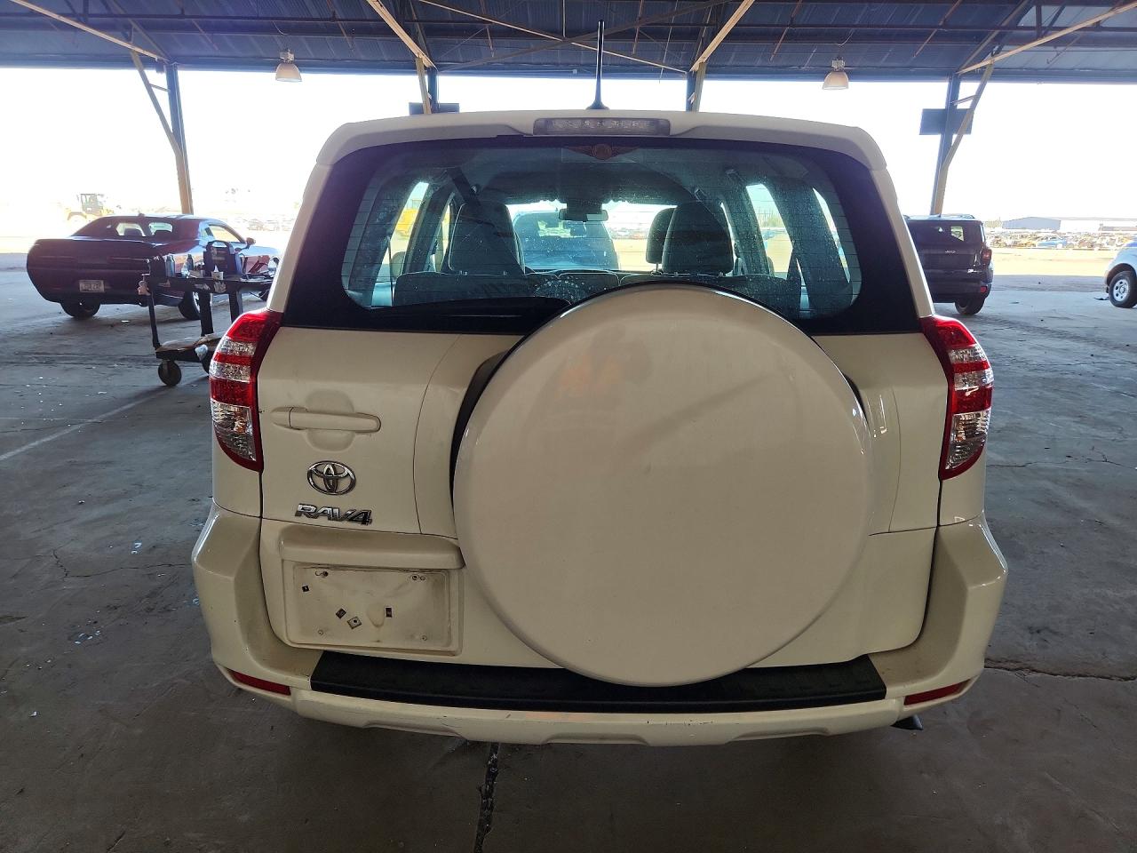 2012 TOYOTA RAV4 BASE photo 11
