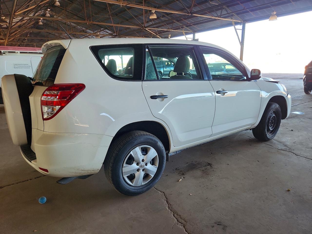 2012 TOYOTA RAV4 BASE photo 5