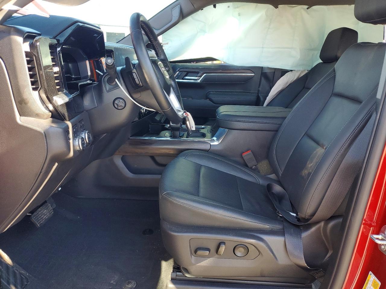 2025 GMC SIERRA K1500 SLT photo 13