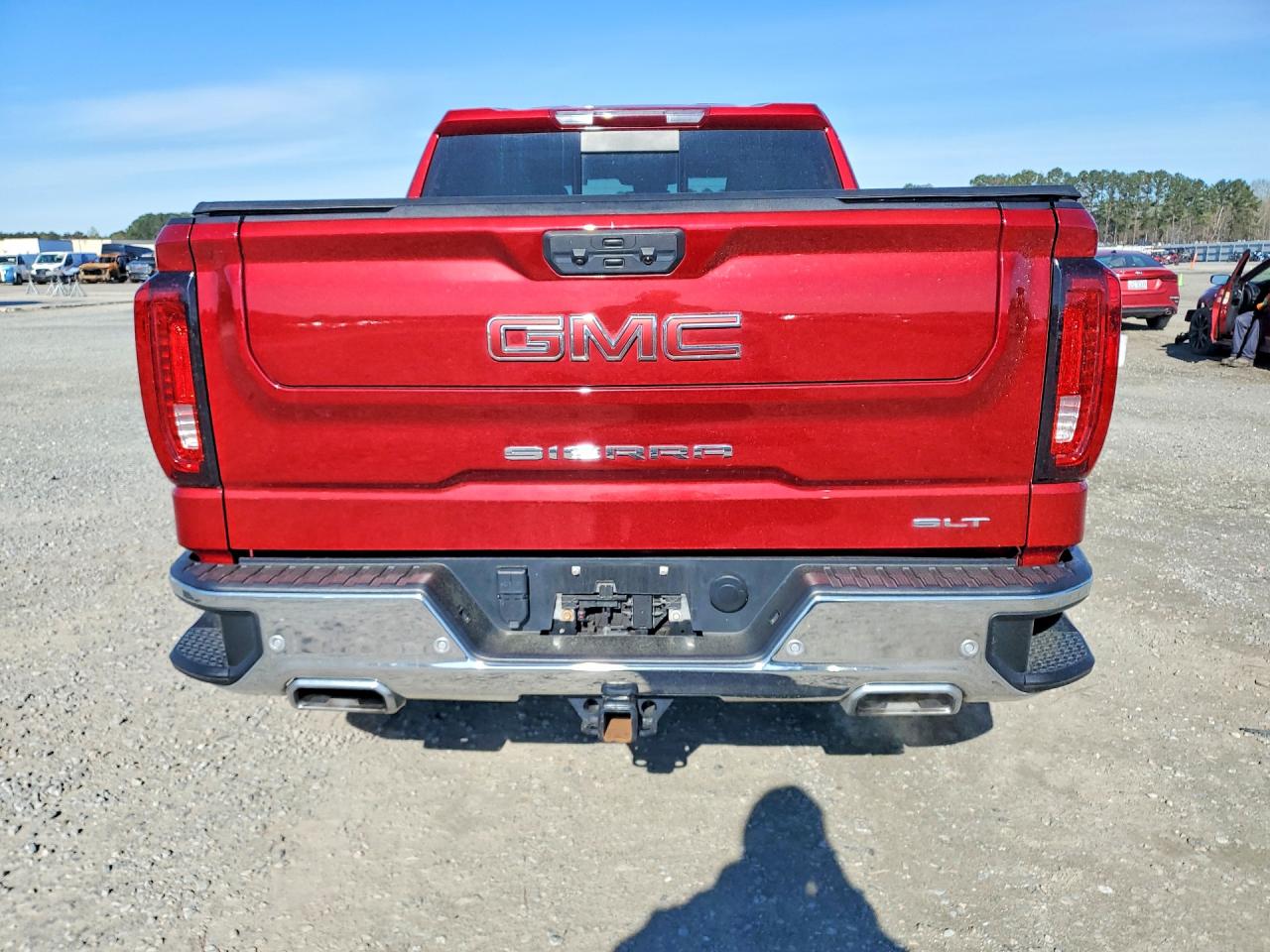 2025 GMC SIERRA K1500 SLT photo 11
