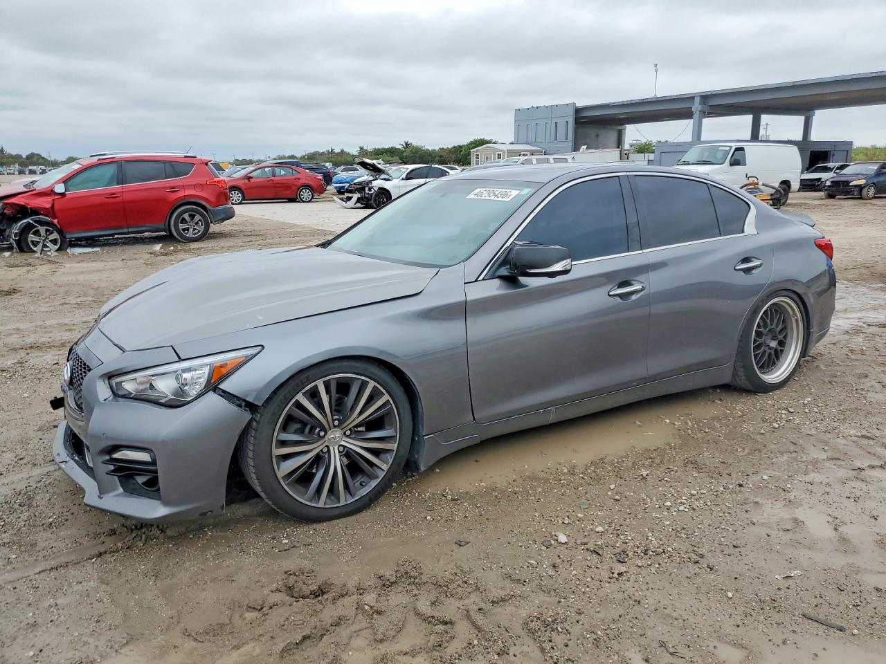 2015 INFINITI Q50
